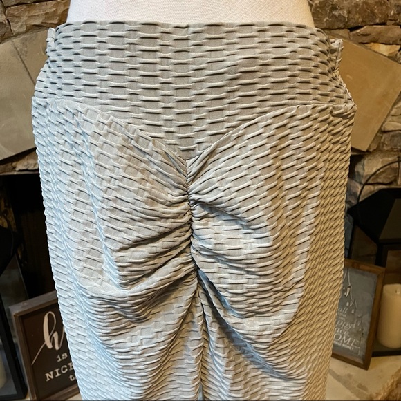 New Gray Booty Lifting Enhancing Viral Workout Leggings Pants Size XL - Picture 5 of 8